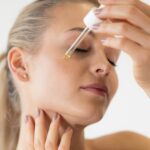 Kur rasti geriausią korėjietišką kosmetiką Lietuvoje Korėjietiškos kosmetikos produktai ant stalelio su kremais ir serumais